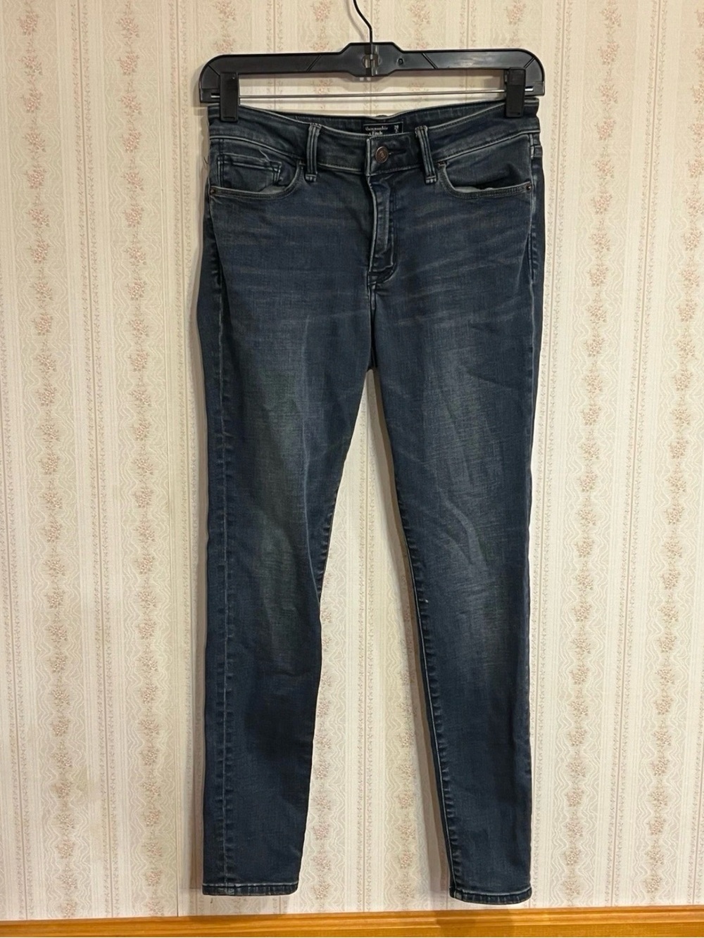 Dark Wash Women’s Skinny Jeans